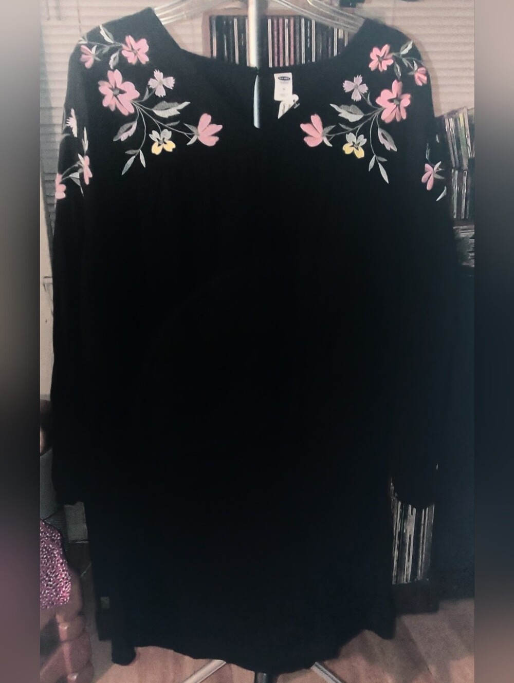 Old Navy Black Floral Embroidered Long Sleeve Boho Shift Swing Dress M. NWOT